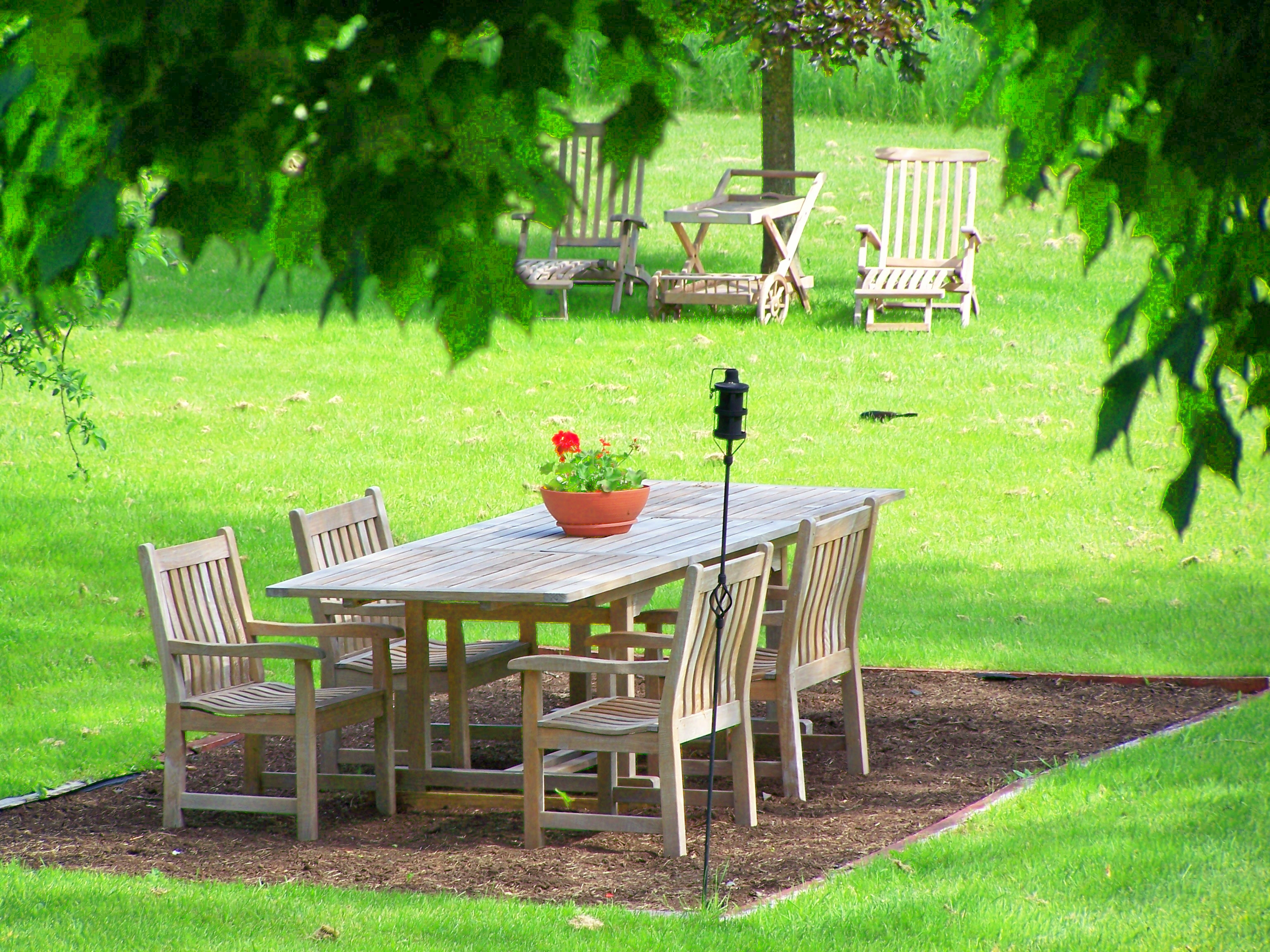 Outdoor table | Near Lake George | Adirondacks | Saratoga Farmstead B&B
